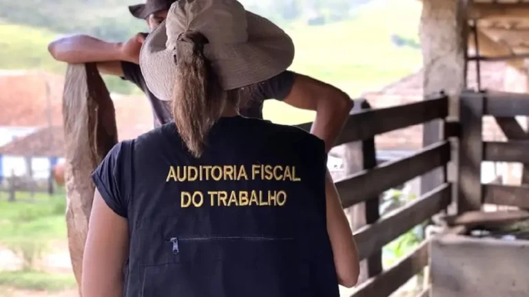 Patrões suspeitos de fraudar Bolsa Família de doméstica resgatada após 55 anos Patrões suspeitos de fraudar Bolsa Família de doméstica resgatada após 55 anos